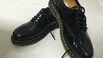 懒穷男海淘 Dr. Martens 8053 & Rockport 乐步 Trailbreaker 雪地靴