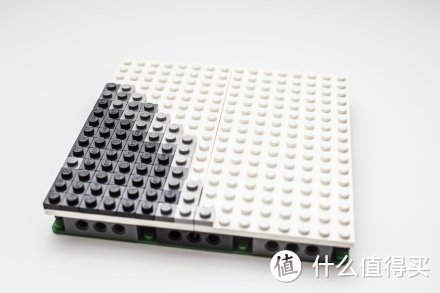 用LEGO 乐高画一幅画：积木与像素的世界