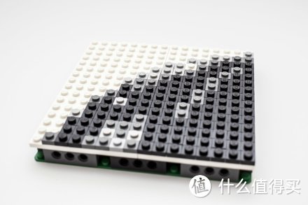 用LEGO 乐高画一幅画：积木与像素的世界