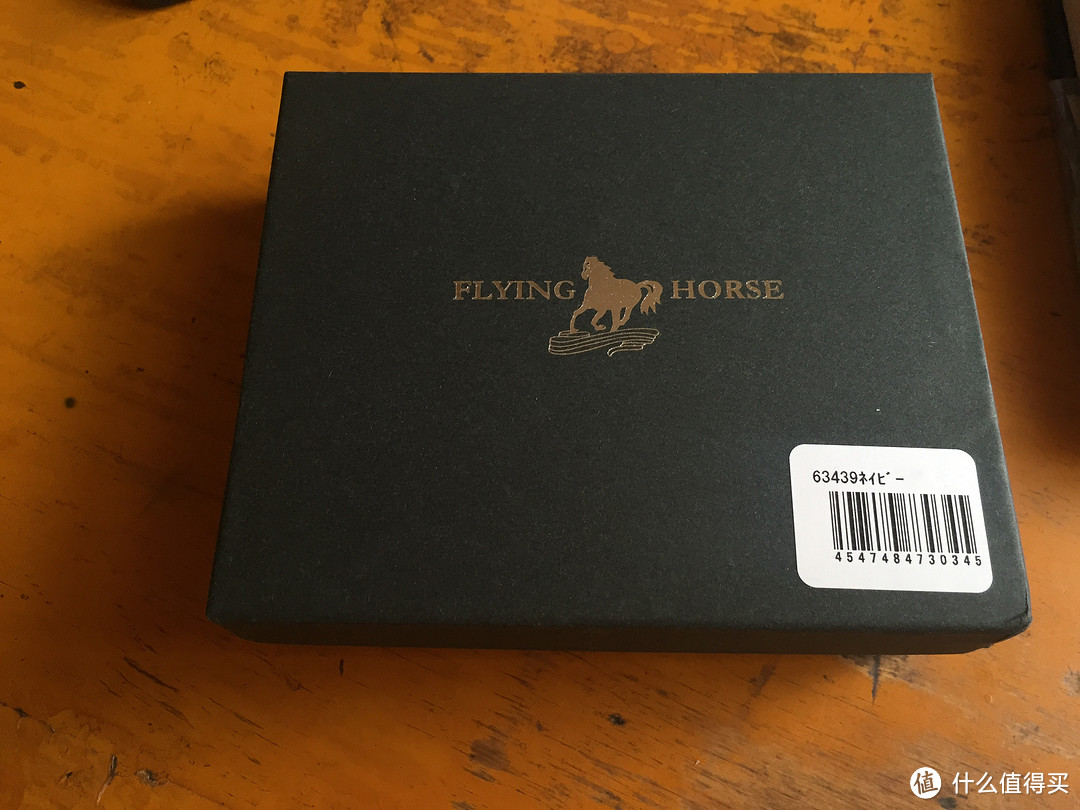 到手瞬间解毒的 FLYING HORSE 马臀皮 男士短款钱包