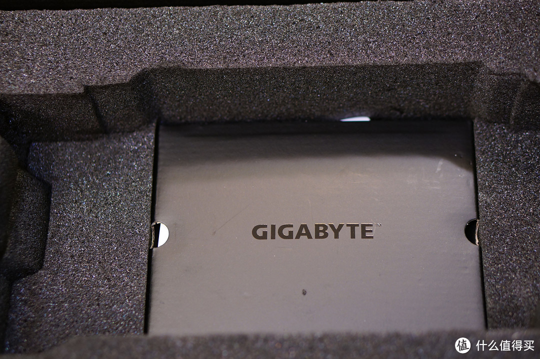 Ti与无Ti之间有多远 — Gigabyte 技嘉 GTX 980Ti 开箱