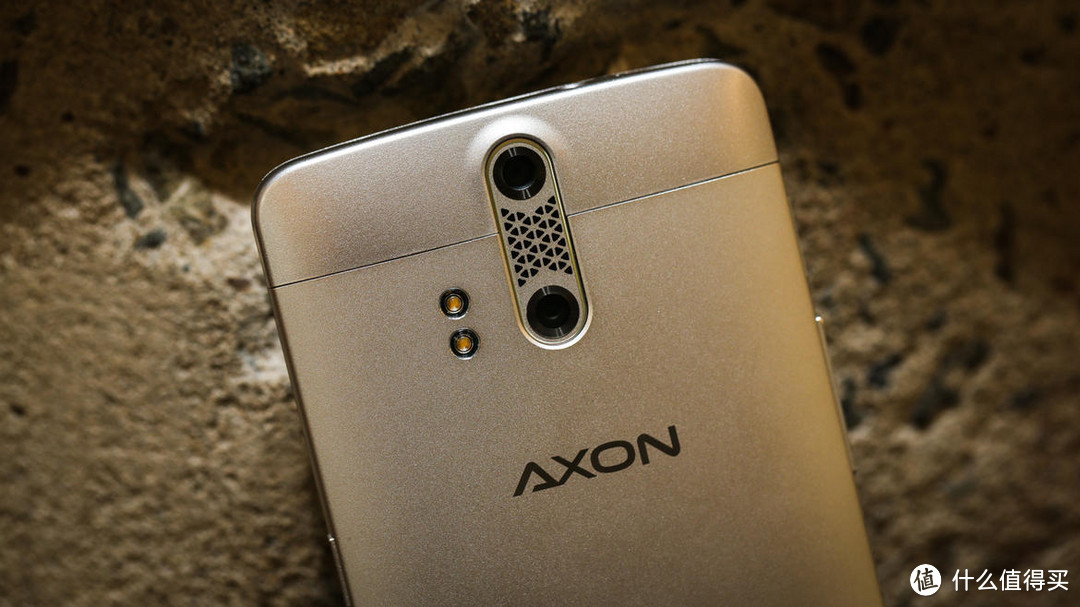 高端新品、强悍配置：中兴 正式发布AXON首款手机 AXON Pro