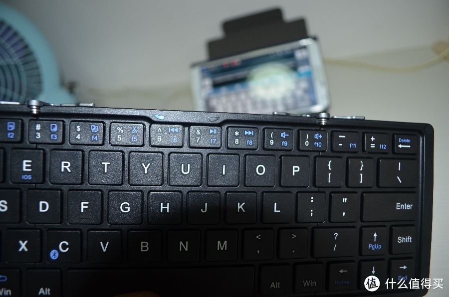 国货当自强，众测体验B.O.W 航世HB066三折叠通用蓝牙键盘