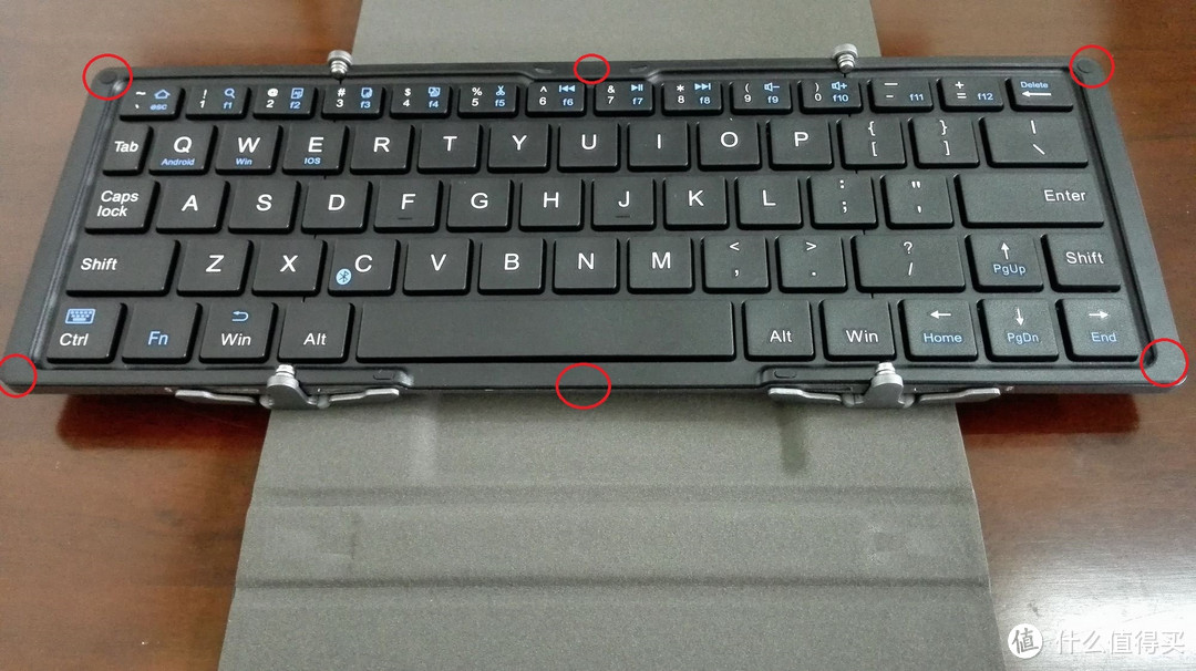 变形金刚-----B.O.W 航世HB066三折叠通用蓝牙键盘