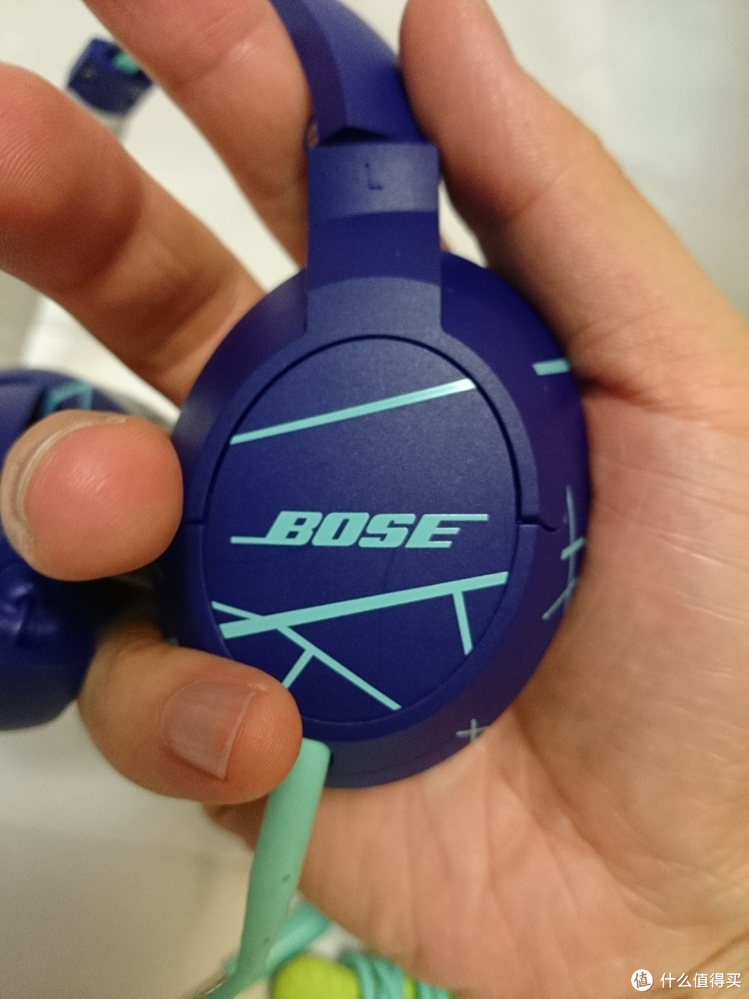 BOSE 博士 SoundTrue 压耳式耳机开箱