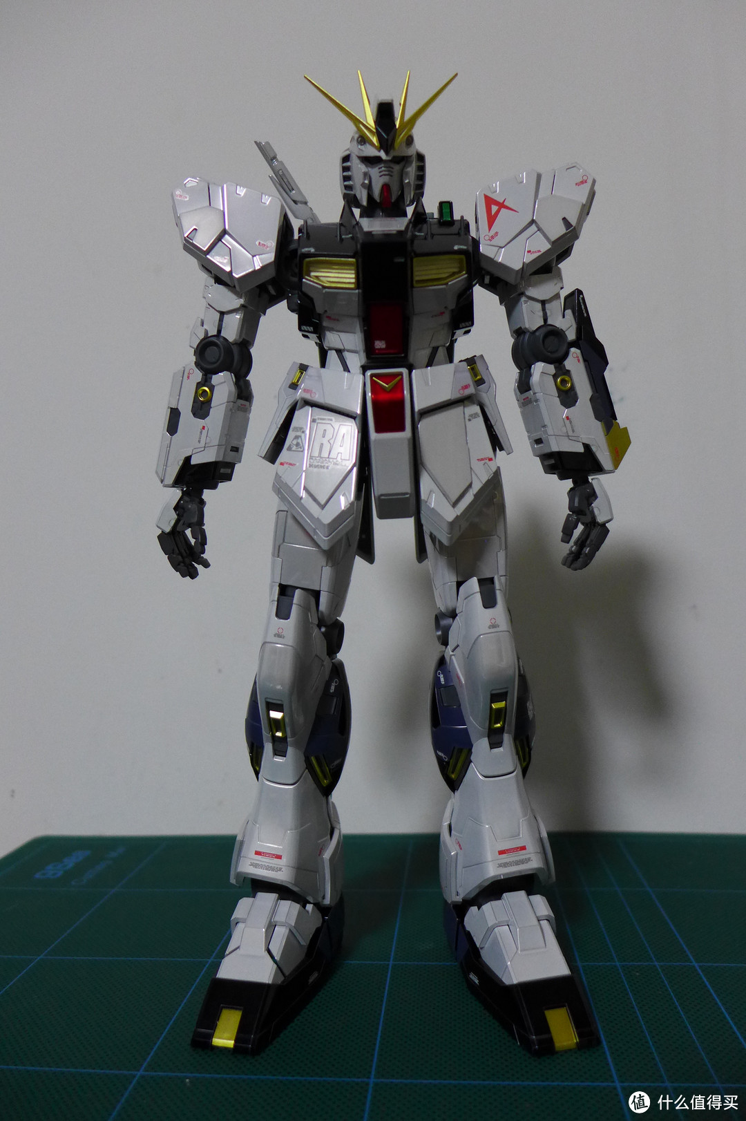 土豪赞助免剁手：BANDAI 日本万代 MG系列 RX-93牛高达 钛合金KA版模型