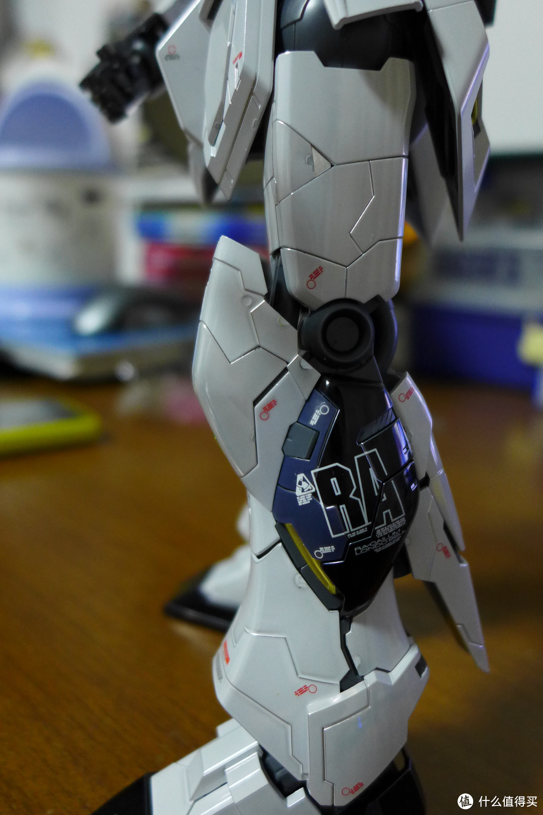 土豪赞助免剁手：BANDAI 日本万代 MG系列 RX-93牛高达 钛合金KA版模型