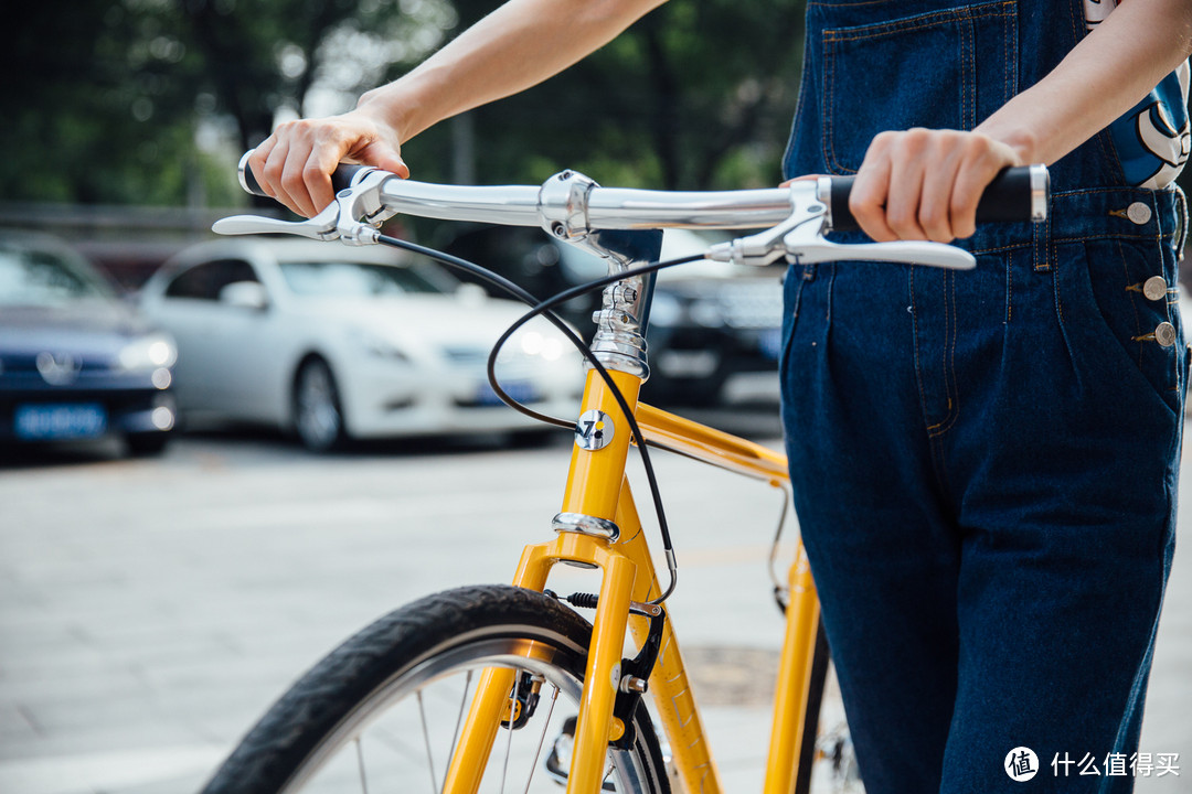 《到站秀》第6弹：700Bike城市自行车 后街 限量定制版（火山红、金秋黄）