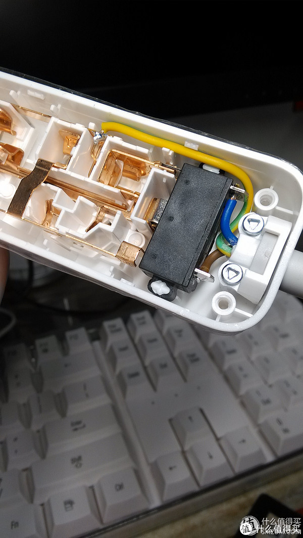 bull 公牛 usb 插线板 gn-b303u 拆解