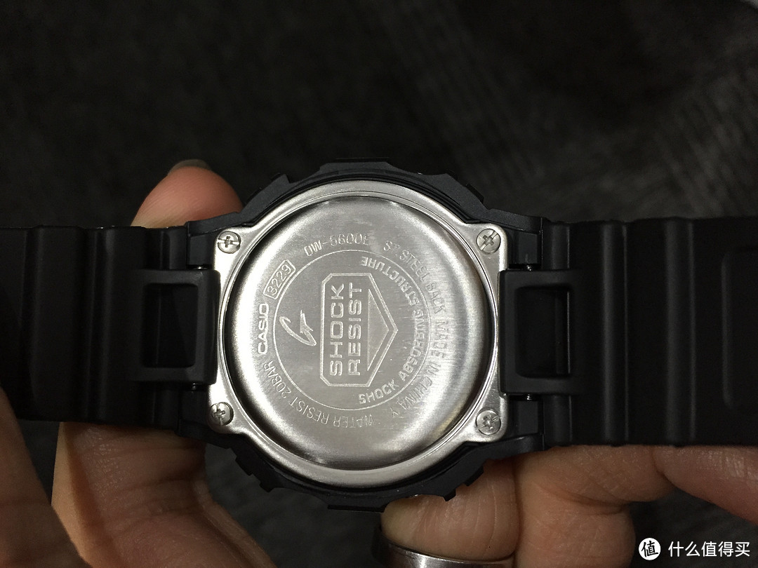 纯朴简单的 CASIO 卡西欧 G-Shock DW5600E-1V 男款腕表