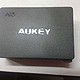 支持 Quick Charge 2.0 快充的 Aukey 3口USB充电器