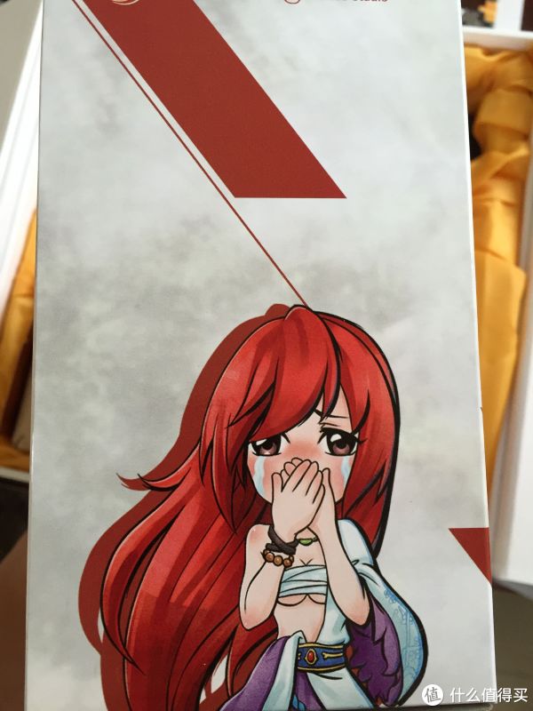 日本妹子风吹雪手办,放在盒子里,正面背面,侧面是q版两个表情 接下来