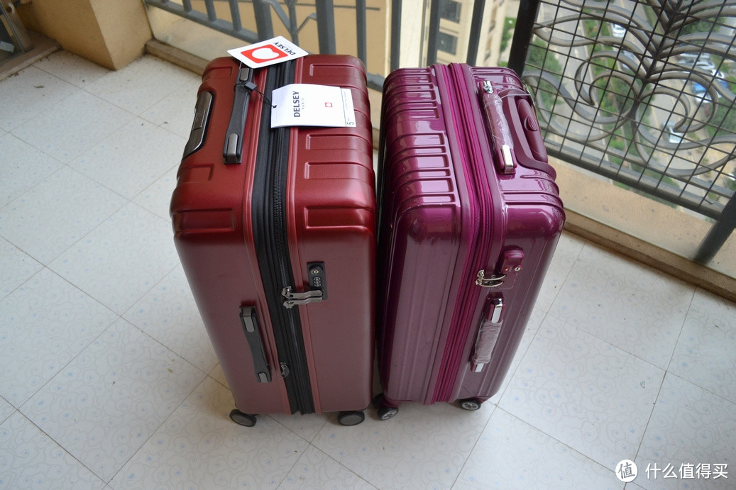 AMERICAN TOURISTER 美旅 vs Delsey 法国大使 24/5寸可扩展拉杆箱比较