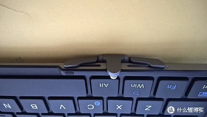 航世三折蓝牙键盘使用及拆解