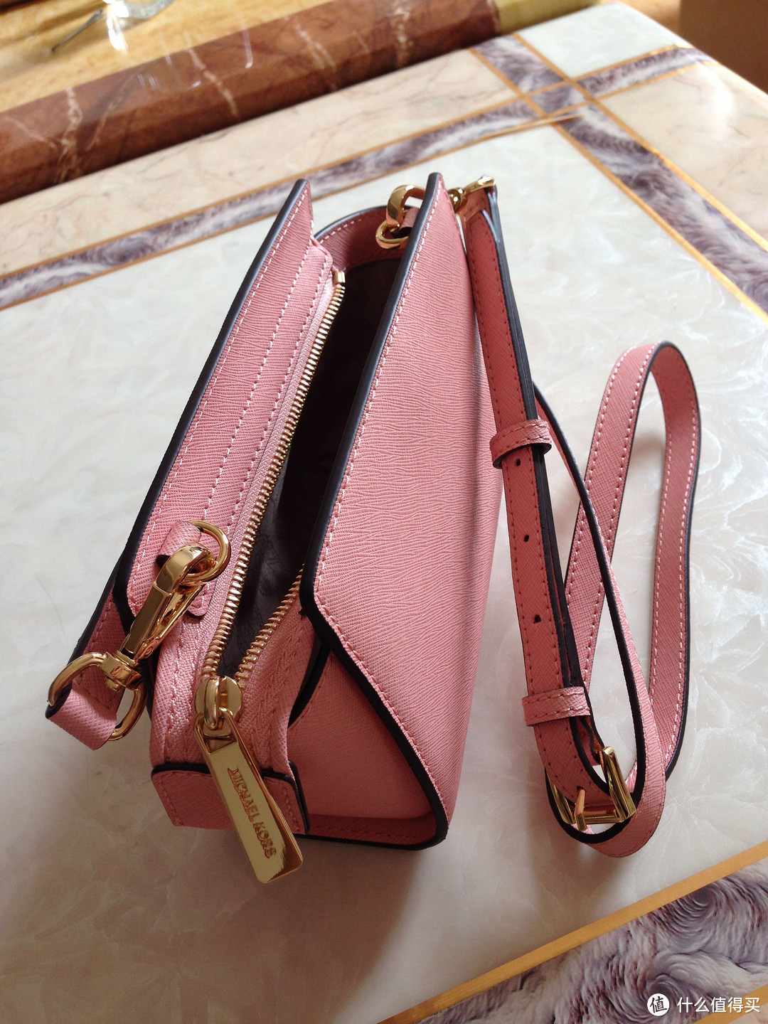 Michael Kors Selma Mini Messenger 迷你单肩包