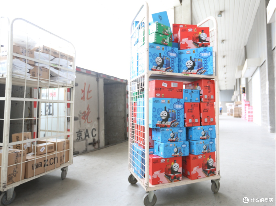 有没有幸运收到的？亚马逊中国“托马斯快递专列”快递盒已经发车