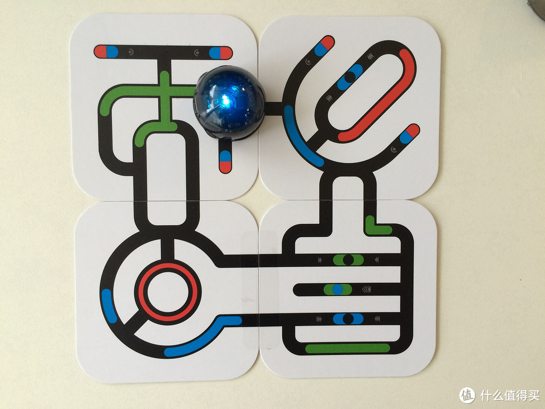 沿着线条行进！Ozobot 智能游戏机器人