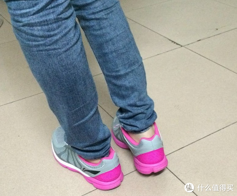 李宁华米联合出品: 一跃乘风,赤兔智能运动跑鞋