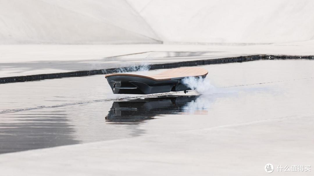 将列车技术运用到滑板之上：Lexus 雷克萨斯 正式发布 SLIDE Hoverboard 磁悬浮滑板