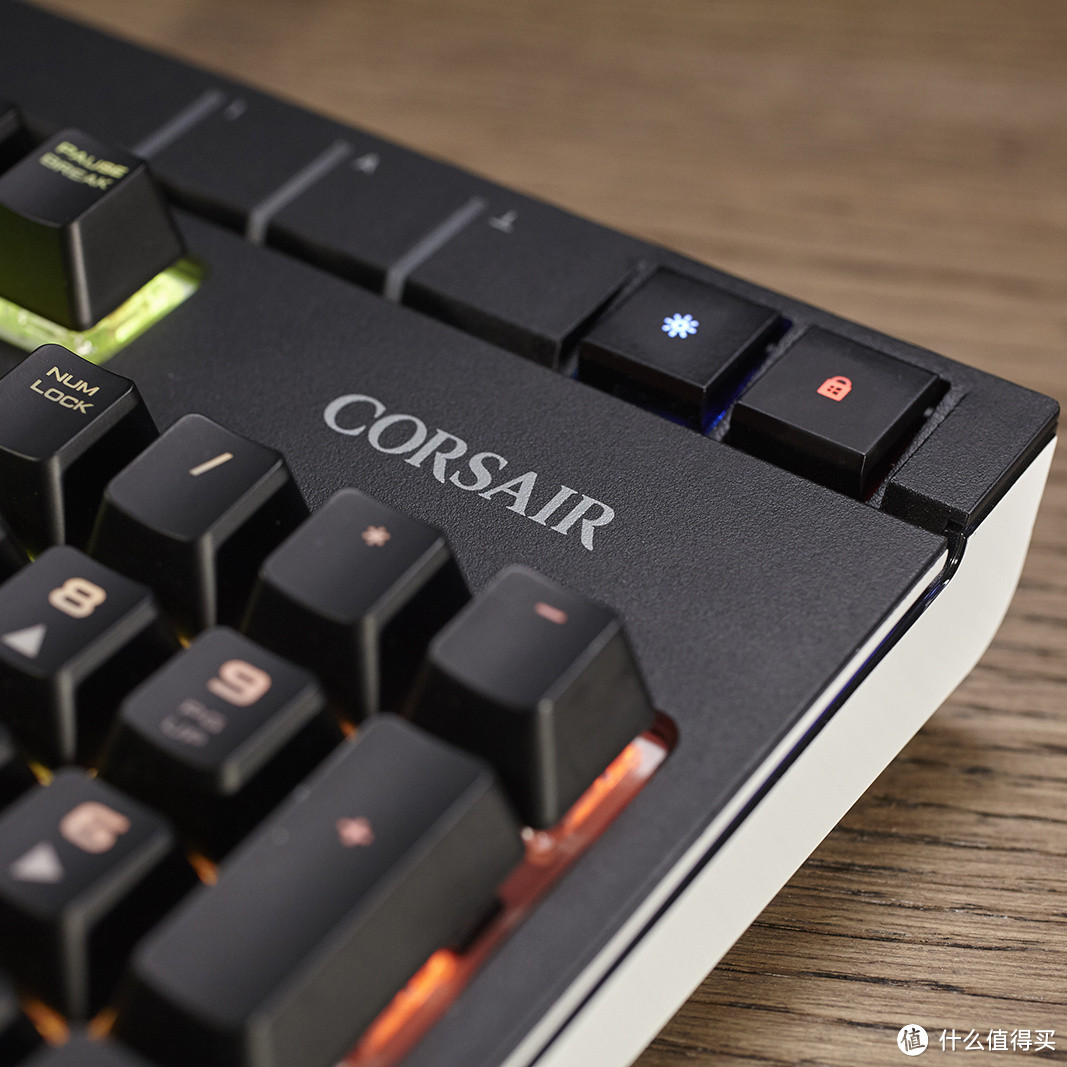 樱桃MX RGB轴也有静音版：CORSAIR 海盗船 发布 STRAFE RGB 系列 机械键盘