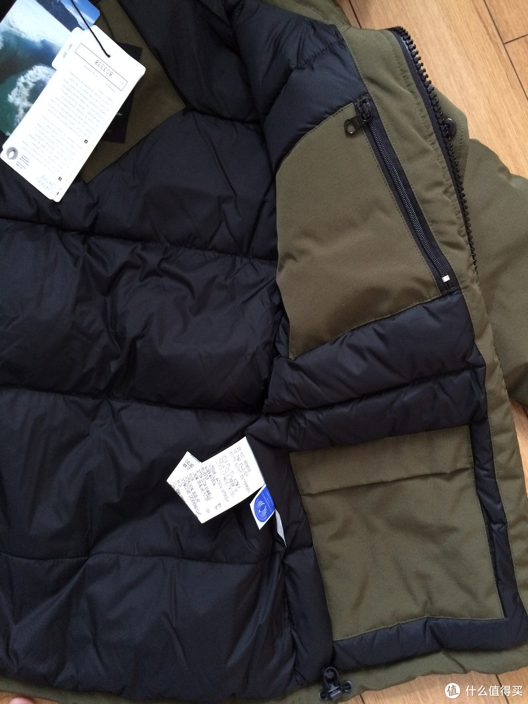 适合城市里穿着的Canada Goose Men's Burnett Parka 羽绒服