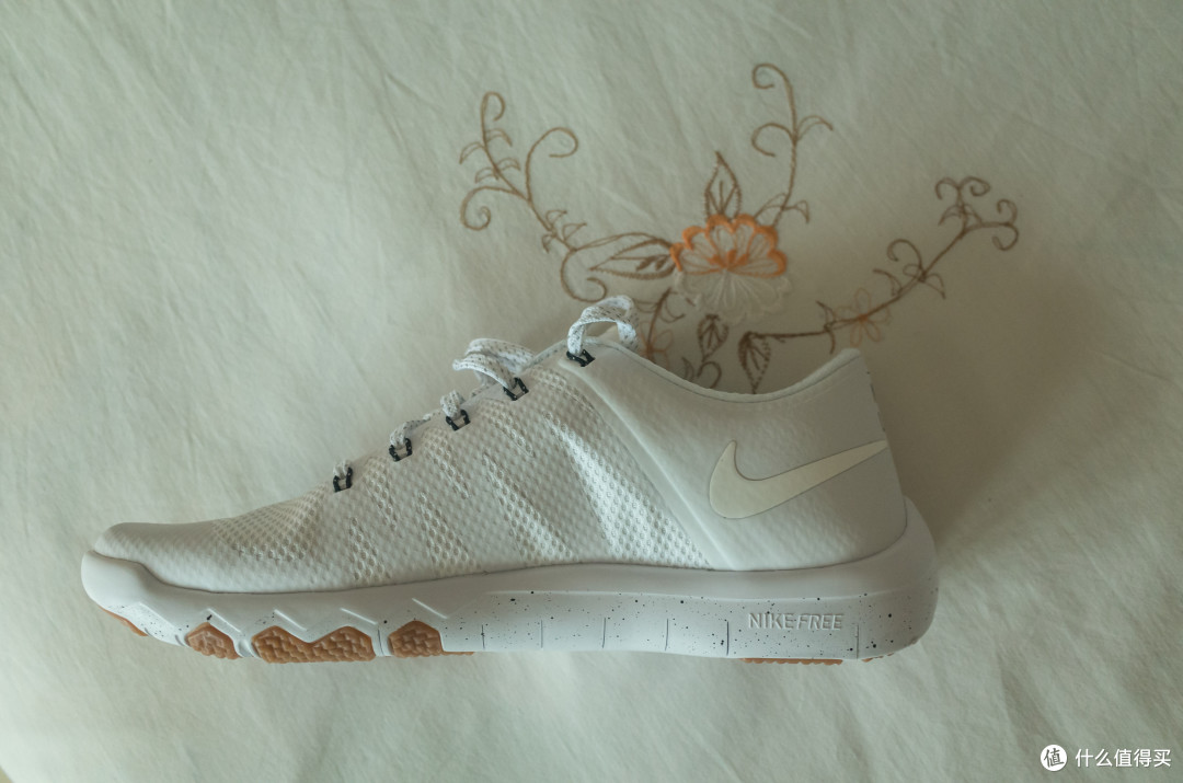 耐克呈现——Nike Free TR 5.0 V6 Premium 开箱