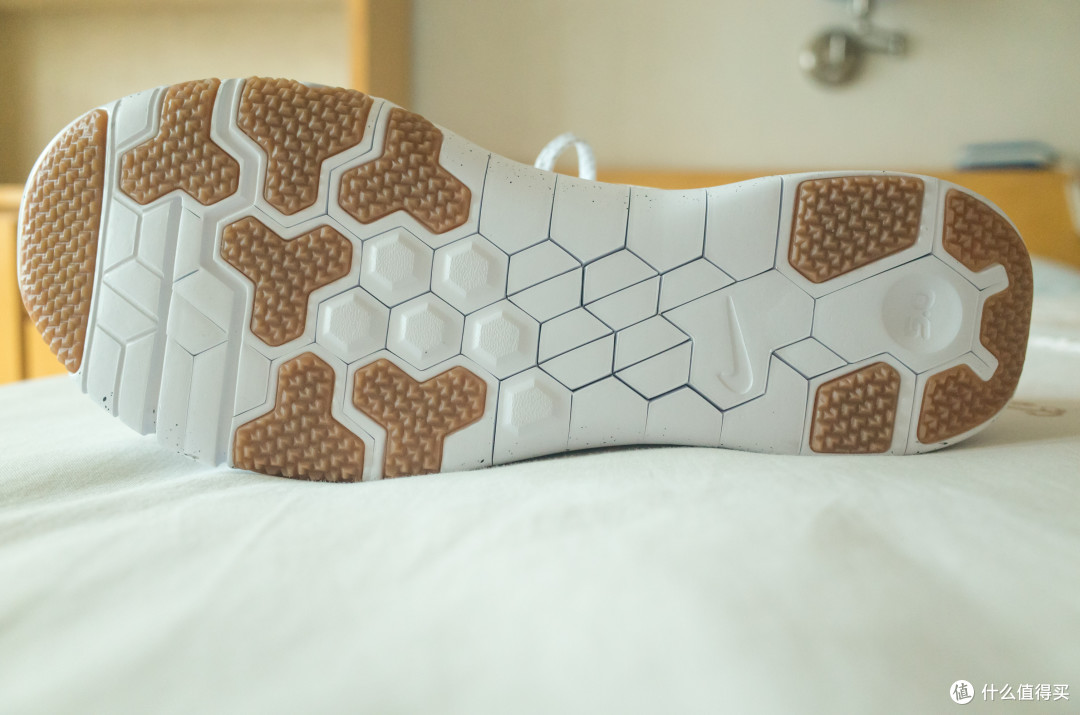 耐克呈现——Nike Free TR 5.0 V6 Premium 开箱