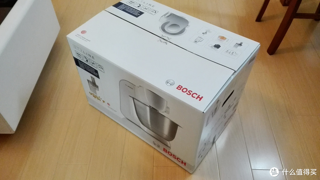 Bosch MUM54251右侧面