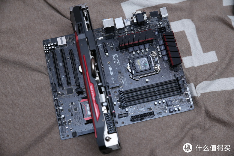 这个“怒火”有点静 ：ASUS 华硕 Radeon R9 Fury STRIX 显卡