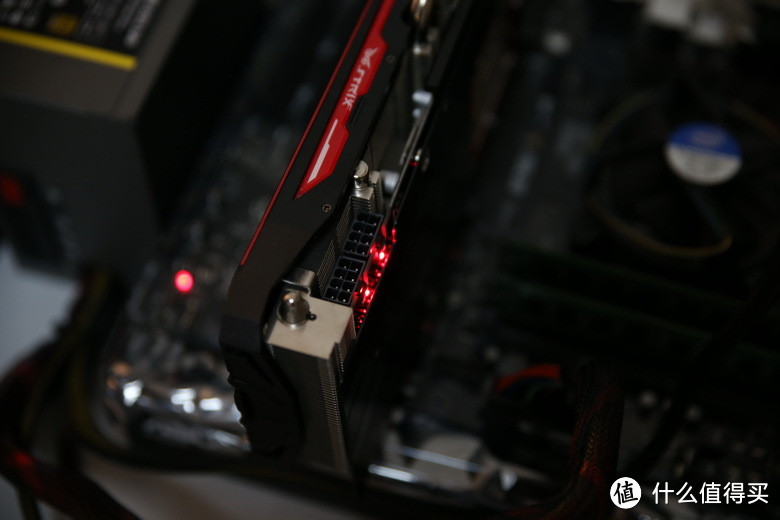 这个“怒火”有点静 ：ASUS 华硕 Radeon R9 Fury STRIX 显卡