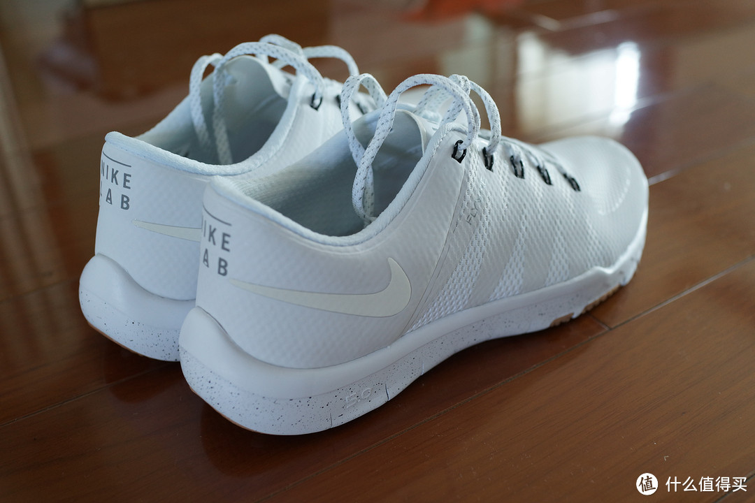 就喜欢纯纯的白：NikeLab Nike耐克 Free TR 5.0 V6 Premium