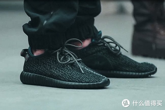 黑“椰子”来了：adidas 阿迪达斯 Yeezy 350 Boost 黑色版将于22日上市