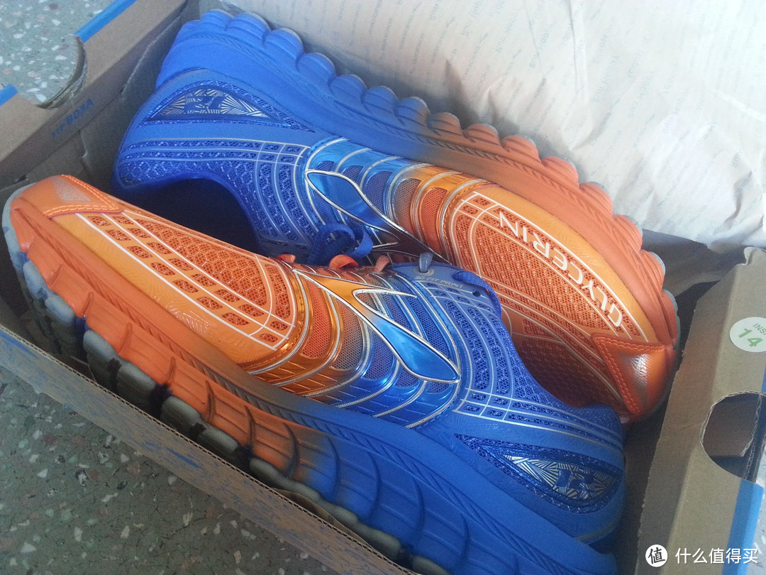 骚气的彩虹蓝：Brooks 布鲁克斯 Glycerin 12 男款*级缓震跑鞋 开箱体验