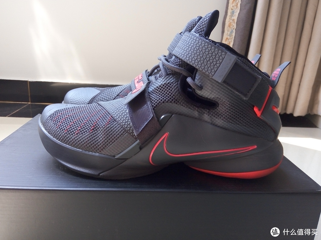 NIKE 耐克 LEBRON SOLDIER IX 詹姆斯士兵9 篮球鞋