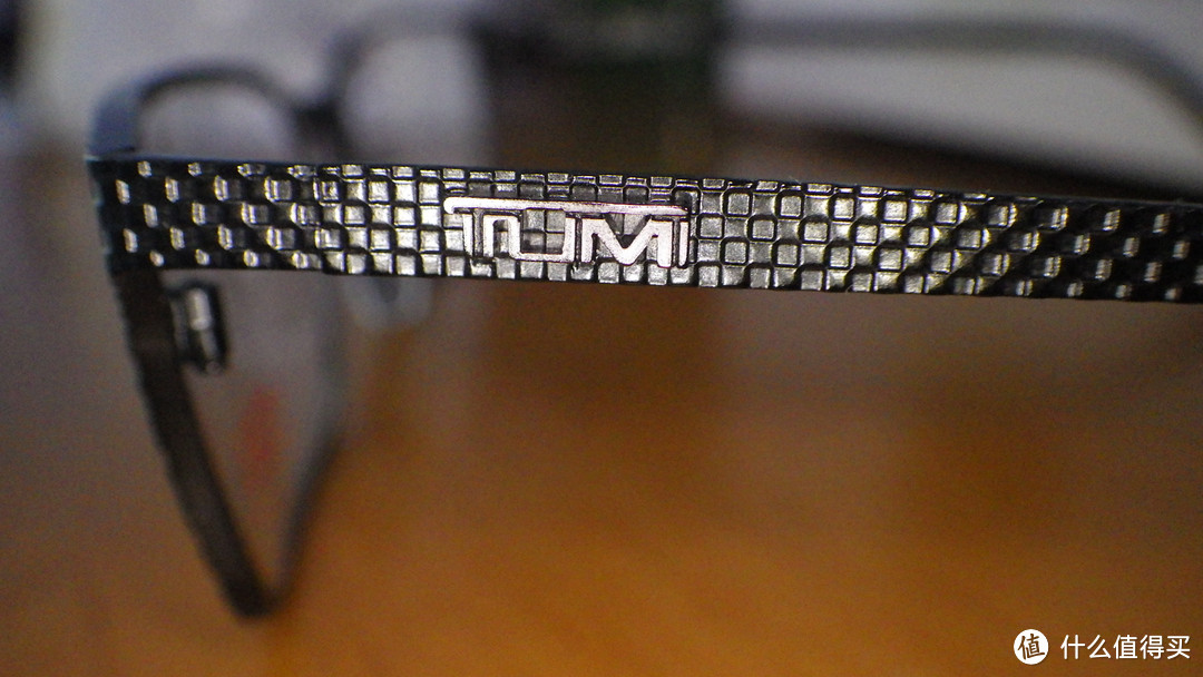 一个很有B格的眼镜：TUMI T106 眼镜架