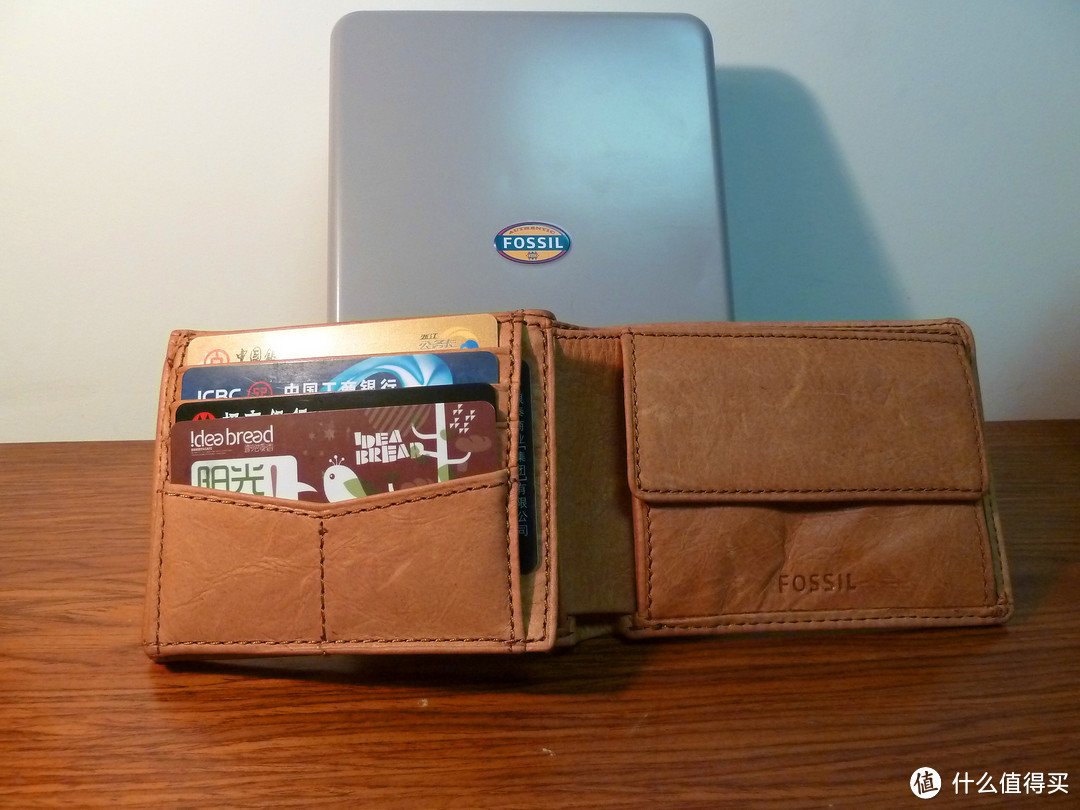 分享最近购置的两个钱包：BRONCK 极简小钱包和 Fossil 钱包