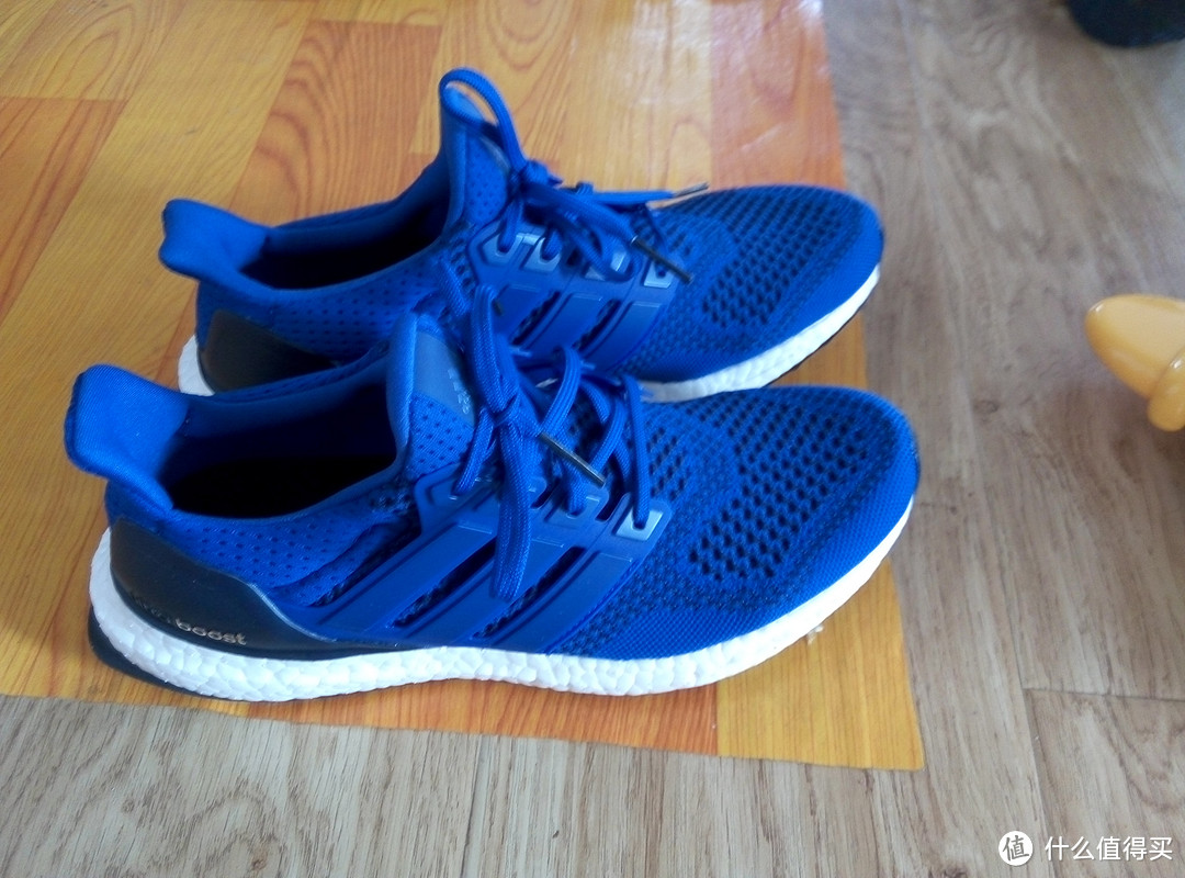 adidas 阿迪达斯 UltraBoost男款跑鞋