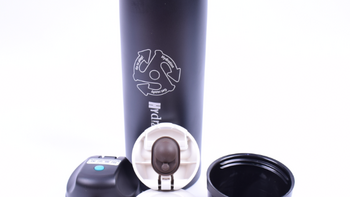 一颗户外的心：THERMOS 膳魔师 FFR-801WF BK-BL 保温杯