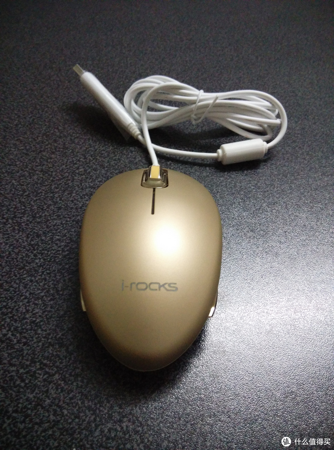I-ROCKS IM8优盘鼠标：造型扁平，按钮累赘，并不适合大手