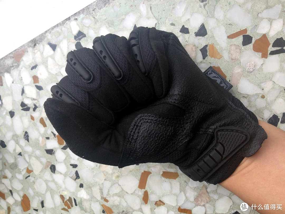 m-pact 3握拳手掌