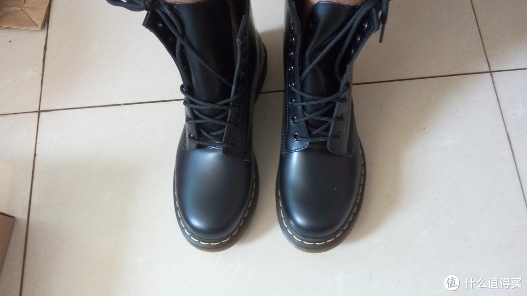 初见，难忘！我的第一双靴子来自 Dr. Martens 1460经典硬皮马丁靴