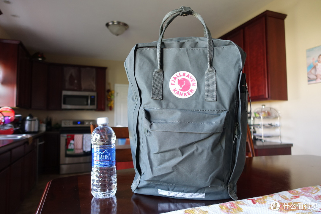 来自远方的小狐狸：Fjallraven 北极狐 kanken laptop 17 双肩包