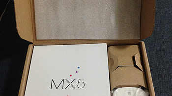 魅族 MX5 手机开箱展示(摄像头|按键|充电器|数据线|耳机孔)