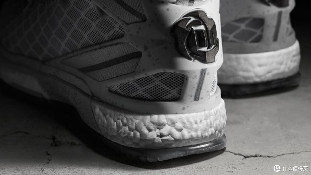 全掌Boost+FITFRAME绑带设计:adidas 阿迪达斯 推出 D Rose 6签名球鞋