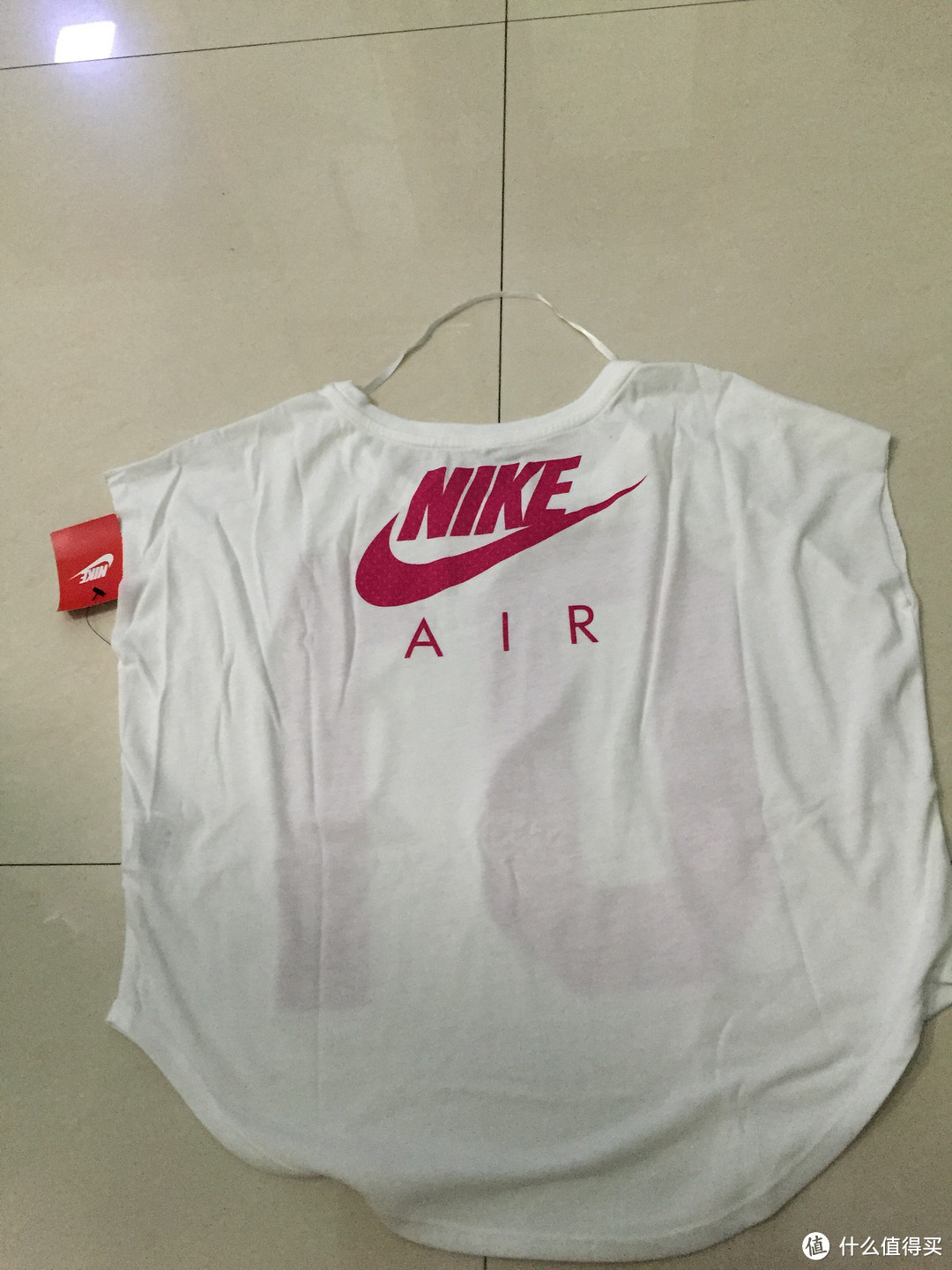 adidas 阿迪达斯 SL LOOP 女大童款和 Nike 耐克 AIR MAX TEE