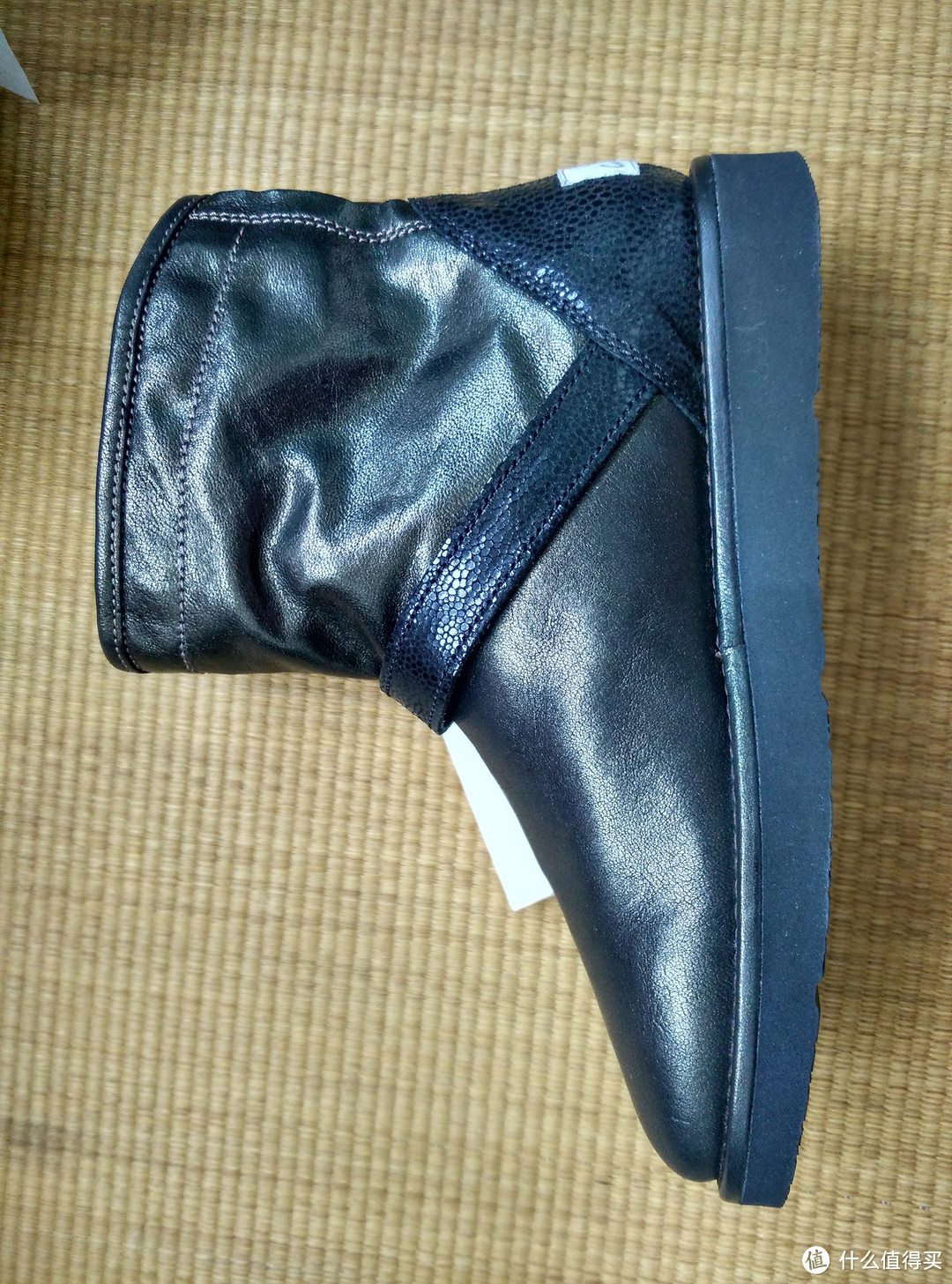 UGG Collection Karisa Stingray 女款意产真皮雪地靴