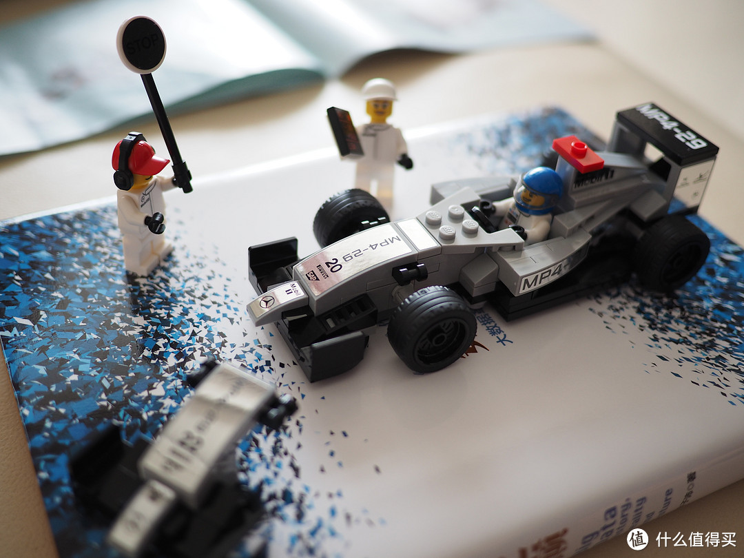 LEGO乐高 Speed Champions系列 迈凯轮-梅赛德斯加油站