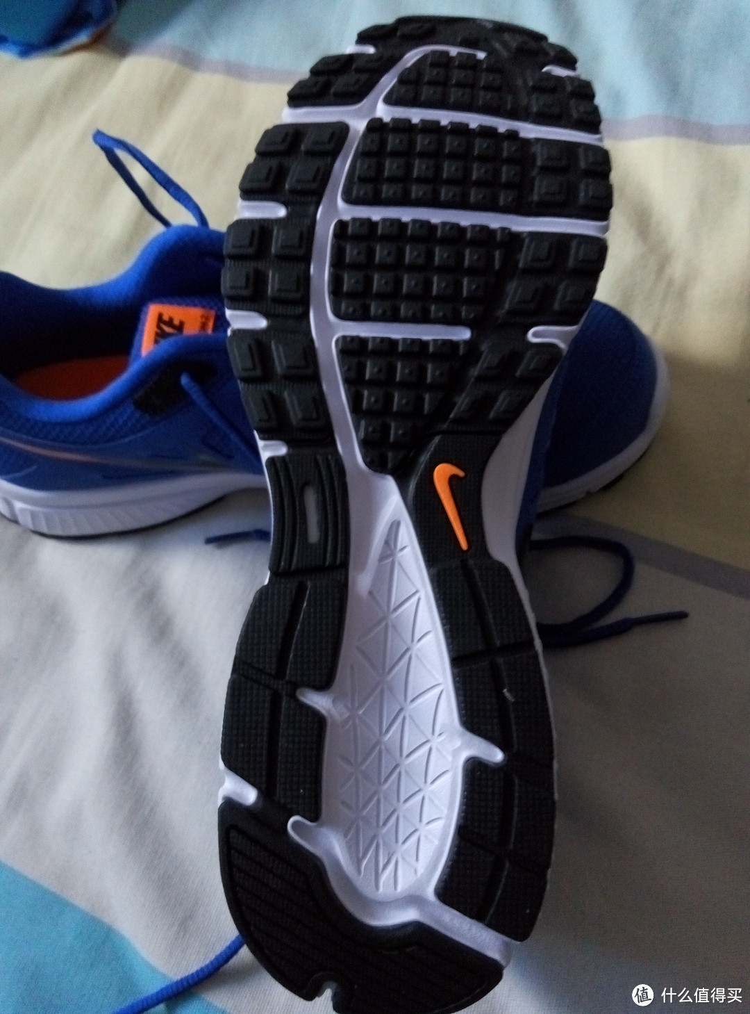 迪卡侬实体店里的白菜：Nike 耐克 Revolution 2 Running 男式休闲跑步鞋
