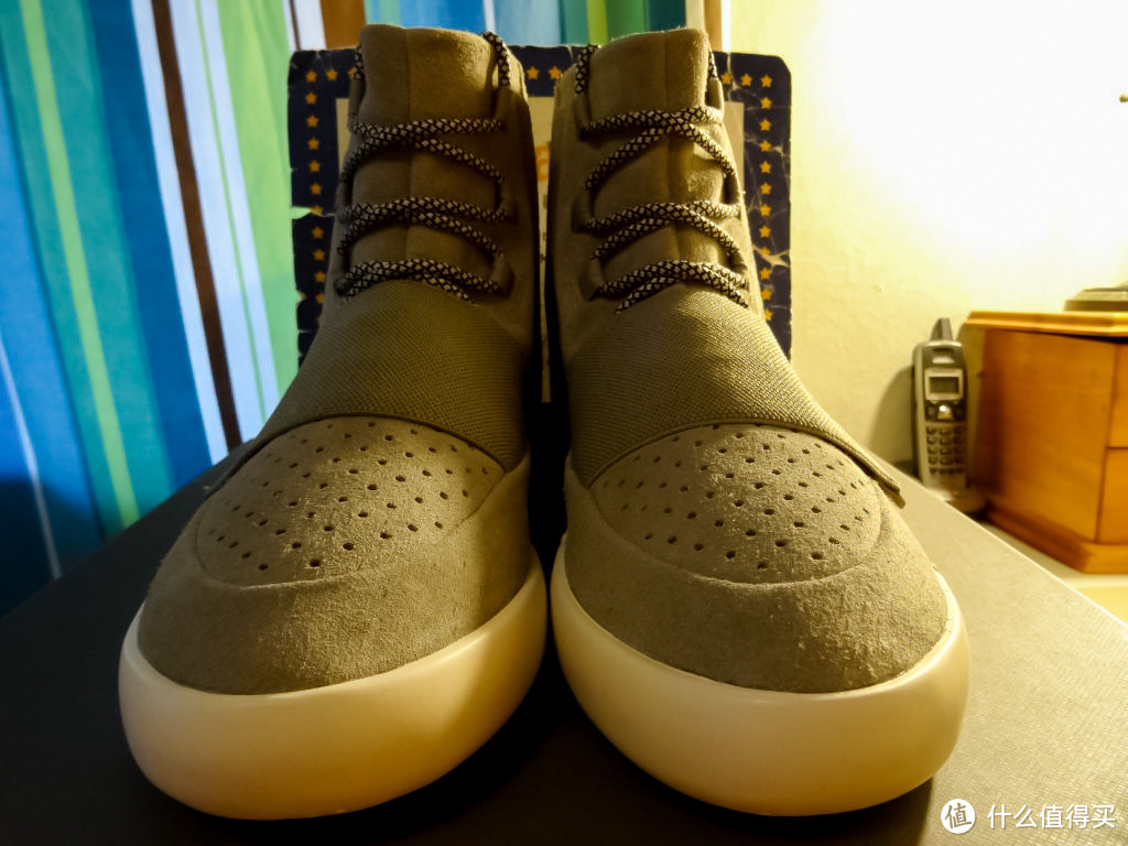 奢侈礼物——Adidas Originals Yeezy 750 Boost潮鞋瞻仰