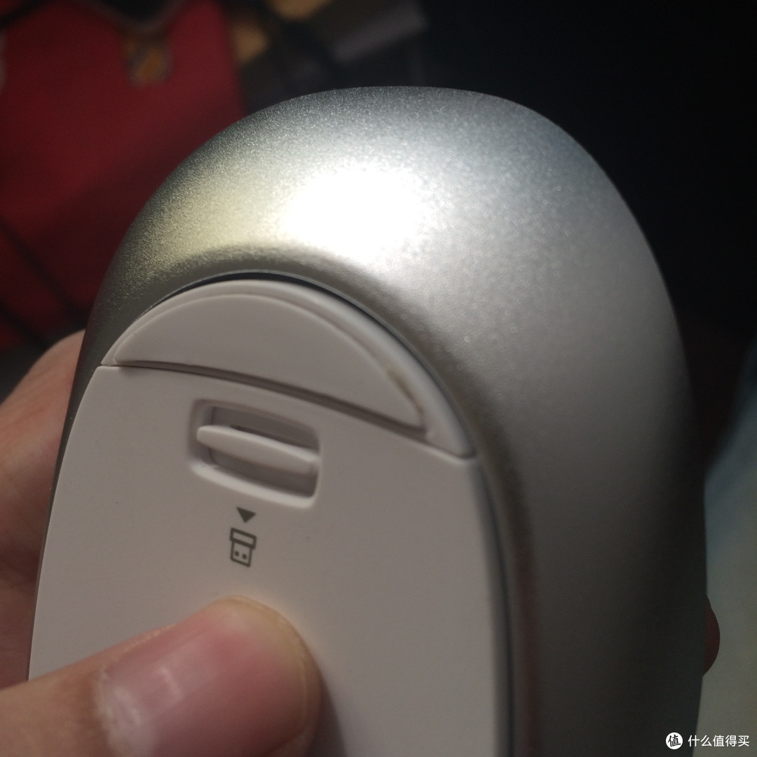 更像是一件工艺品--雷柏T8无线触控鼠标(黑色)众测